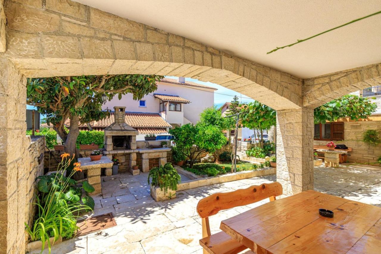 Apartments Mirjana Medulin Luaran gambar