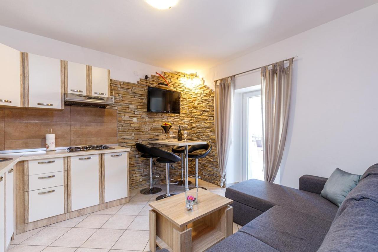 Apartments Mirjana Medulin Luaran gambar