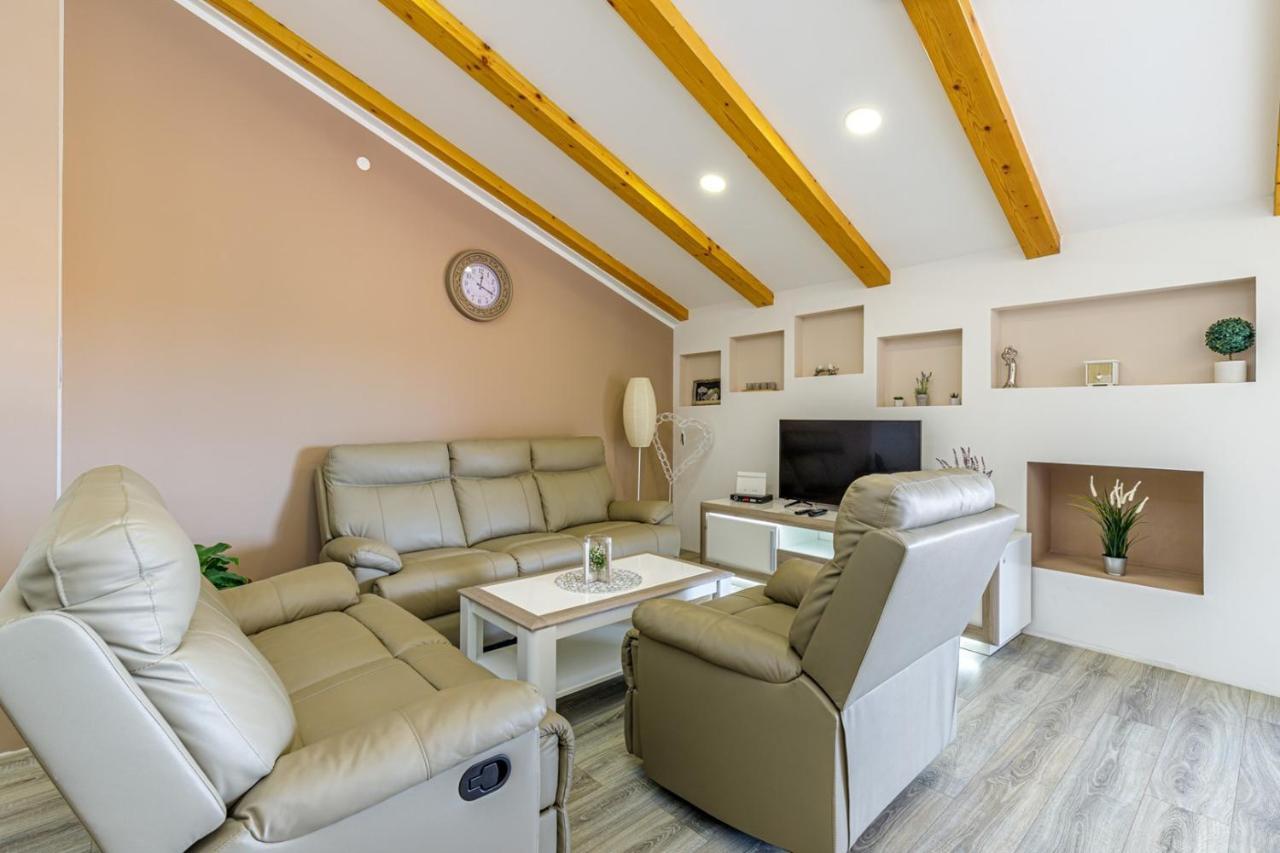 Apartments Mirjana Medulin Luaran gambar